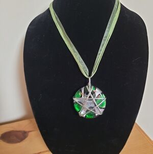 ☘️Green And Silver Glass Pendant Necklace
